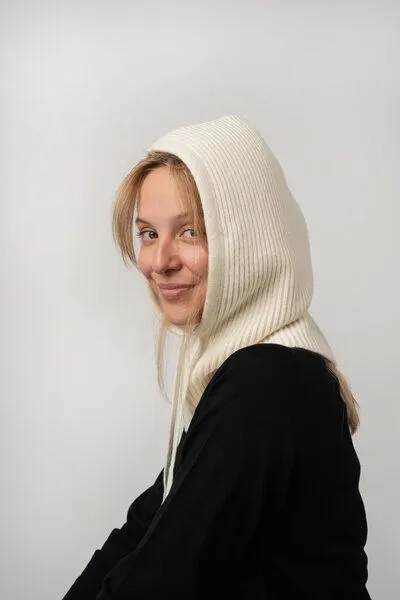 Kopyto Kopyto Feinstrick Balaclava CAPYBARA Plüsch Wollkapuze 100% Merinowolle RWS-zertifiziert Eco, Creme, – Produktbild 3 von 4
