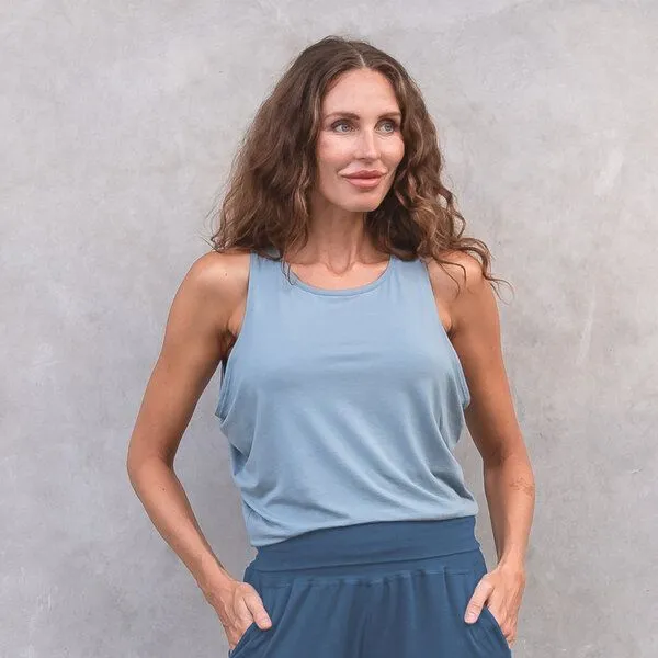 Jaya Jaya MADITA - Damen - luftiges Top mit offenem Rücken aus Tencel-Baumwoll-Mix, Washed denim/blau, – Produktbild 1 von 2
