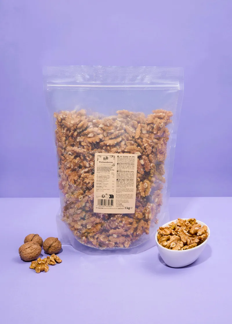 KoRo Große extra helle Walnusskerne 1 kg – Produktbild 1 von 5