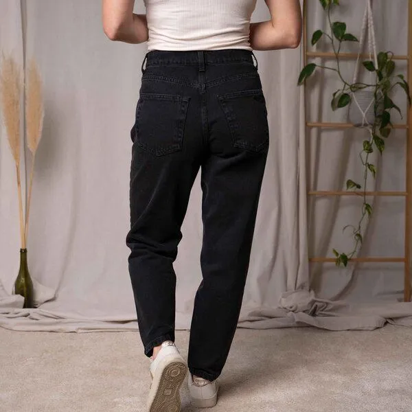 Vresh Clothing Vresh Clothing Stevanie - Boyfriend Jeans aus Biobaumwolle, Schwarz, – Produktbild 2 von 4