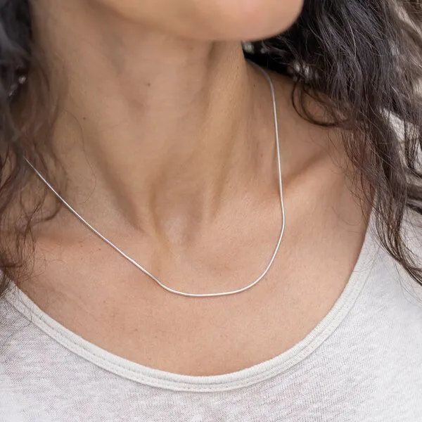 juni juni Schlangenkette Choker 45cm Halskette aus recyceltem Silber, hergestellt in Deutschland – Produktbild 1 von 4