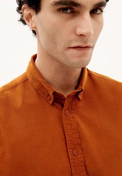 thinking mu thinking mu Kordhemd Ant Shirt Microcorduroy, Clay red (braun), – Produktbild 2 von 4
