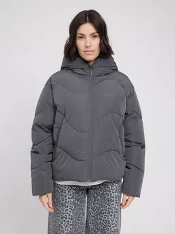 Mazine Mazine Damen Waves Quilt Kurze Puffer Jacke – Produktbild 1 von 1