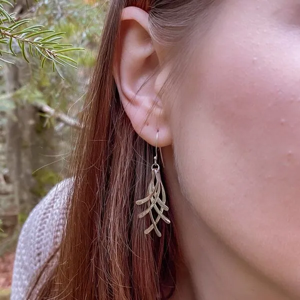 pakilia pakilia Silber Ohrringe Streifen kreuzend Fair-Trade und handmade – Produktbild 4 von 4