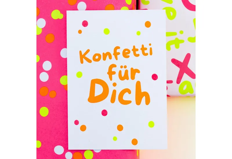Bow & Hummingbird Bow & Hummingbird Postkarte "Konfetti für Dich" (Neon) aus Recyclingpapier – Produktbild 5 von 6