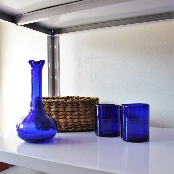 Mitienda Shop Mitienda Shop Karaffe blau | mundgeblasene Karaffe 22cm – Produktbild 2 von 3
