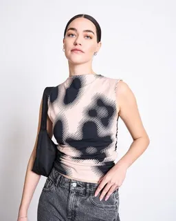 JAN N JUNE JAN N JUNE RUFFLE TOP RAFO DIGITAL FLOWER PRINT GOTS – Produktbild 1 von 1