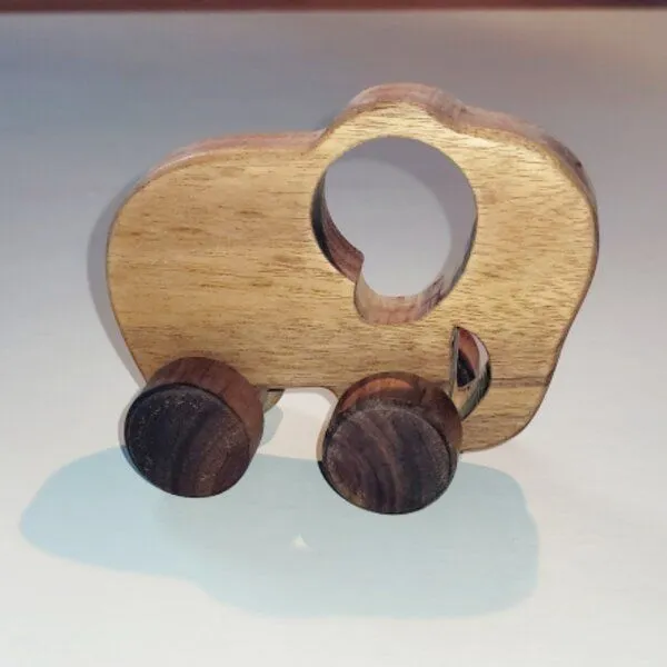 BAGHI BAGHI Rollspielzeug aus upcycling Akazienholz – Produktbild 3 von 7