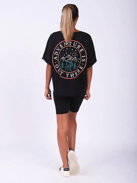 watapparel watapparel Oversize T-Shirt Frauen Adventure is out there, Black, – Produktbild 4 von 4