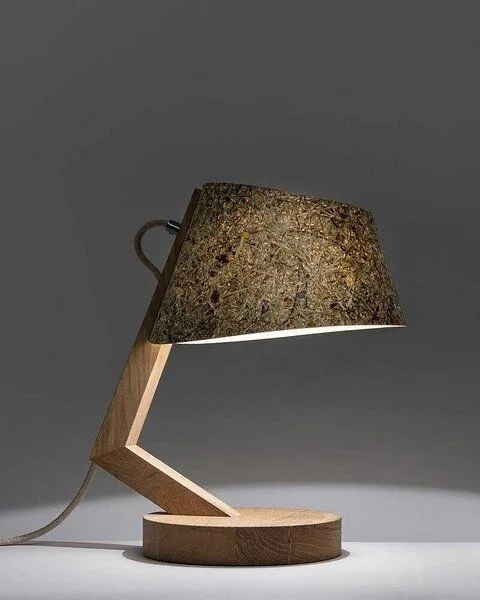 ALMUT von Wildheim ALMUT von Wildheim Moderne Tischlampe aus Eiche Lampenschirm aus Naturmaterialien, Almheu (grün), – Produktbild 4 von 4