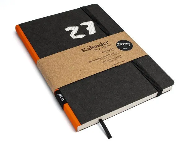 tyyp tyyp Taschenkalender 2027 schwarz – achtsam planen auf Recyclingpapier – A5, vegan & handgefertigt, Orange, – Produktbild 1 von 4