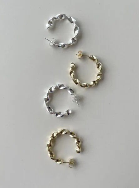 noemvri fashion label noemvri fashion label gedrehte hoops, Gold, – Produktbild 4 von 4
