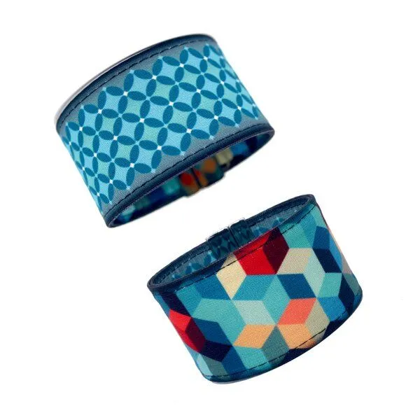 Seegarn Seegarn Wende-Armband 4cm, Grafisch (türkis) / würfel (bunt), – Produktbild 1 von 2
