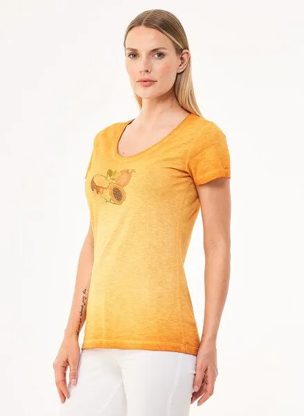 ORGANICATION ORGANICATION Cold Pigment Dyed T-Shirt aus Bio-Baumwolle mit Frucht-Print, Gelb(mango), – Produktbild 2 von 4