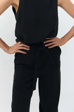 SUITE13LAB SUITE13LAB Damen vegan Hose Eo Schwarz – Produktbild 1 von 1