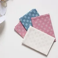 OrganicMom OrganicMom® 4 handgenähte Stofftaschentücher aus Bio-Baumwolle inkl. Beutel aus Baumwolle für unterwegs – Produktbild 1 von 1