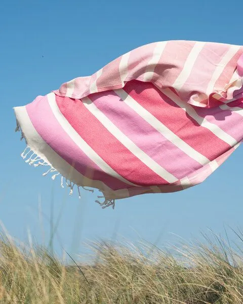 Yolunda Yolunda Hamamtuch, Strandtuch Dalya Bio-Baumwolle zweifarbig gestreift, Flamingo (pink), – Produktbild 4 von 4