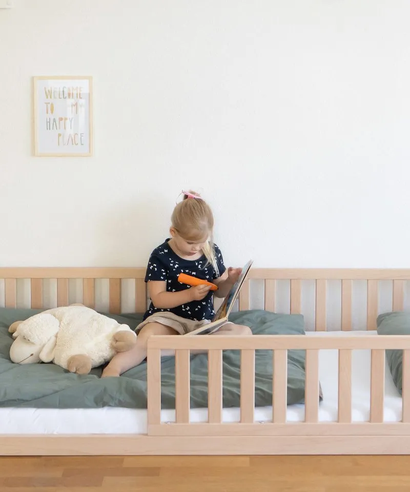 Ehrenkind Kinderbett Bodenbett Livo aus massivem Buchenholz mit Rausfallschutz (FSC® zertifizert), in verschiedenen Ausführungen, Beige, – Produktbild 5 von 5