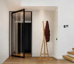 Home affaire Garderobenständer Clift, Kleiderständer, Dielenmöbel, (Made in Europe), im skandinavian Design, aus Eiche massiver Eiche, FSC® – Produktbild 1 von 1