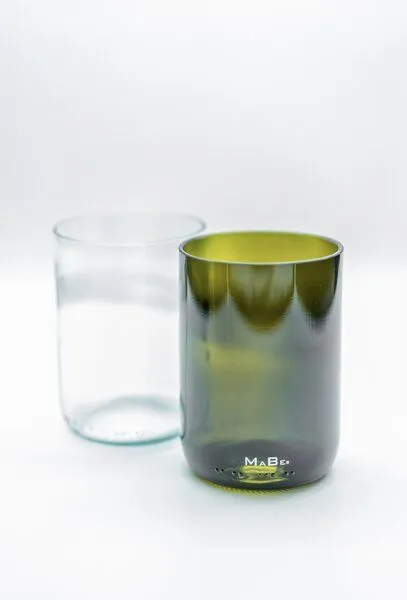 MaBe MaBe Trinkglas sustainable - 350ml - Upcycling aus der Weinflasche 4er Set, Oliv, – Produktbild 2 von 4