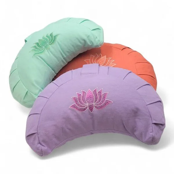 BAGHI BAGHI Meditationskissen Halbmond Lotus Bestickung - aus Bio-Baumwolle kbA Sitzhöhe 14 cm, Flamingo, – Produktbild 2 von 4
