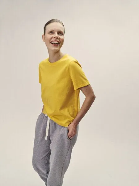 WOTE WOTE Rundhals T-Shirt aus Organic Cotton, Gelb, – Produktbild 1 von 2