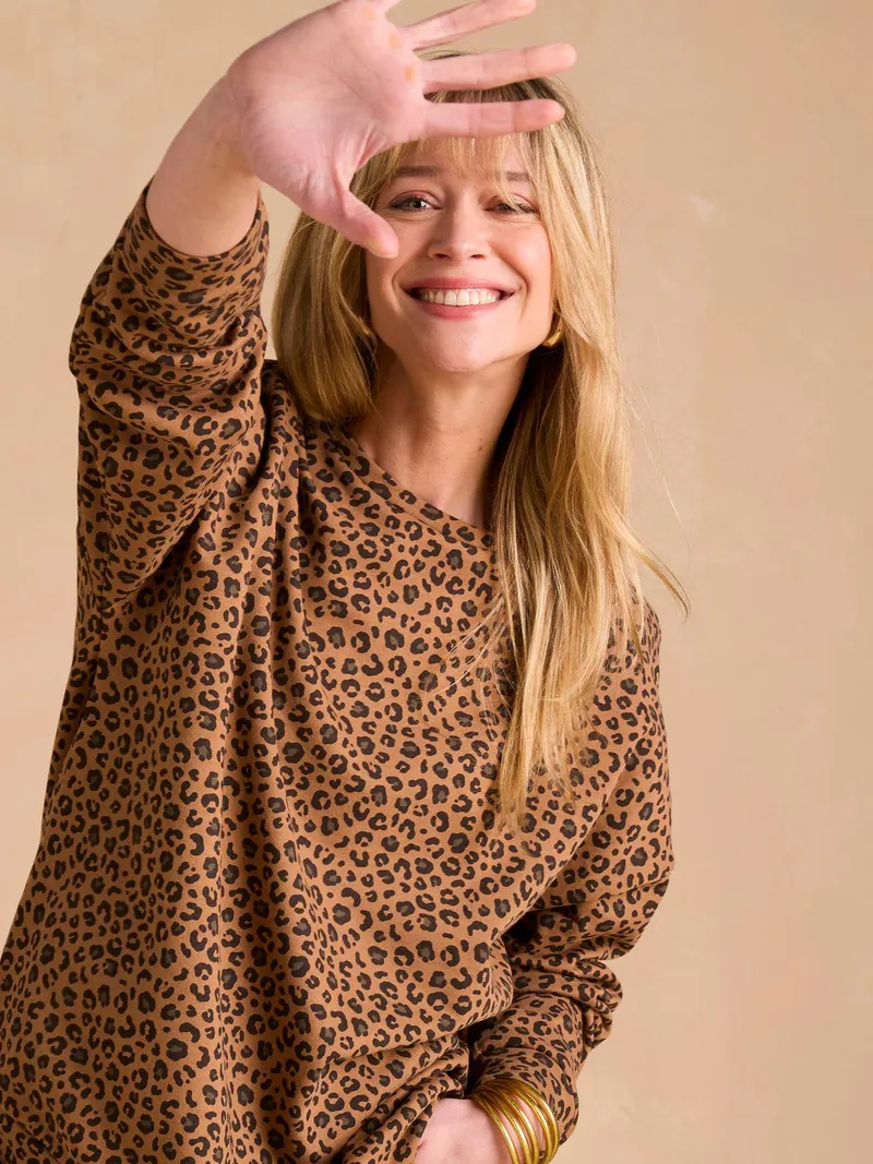 Envie De Fraise Damen Sweatshirt Mama-Tochter-Capsule LEOPARD ENVIE DE FRAISE 100% Bio-Baumwolle GOTS-zertifiziert personalisierbar, Beige, – Produktbild 3 von 4