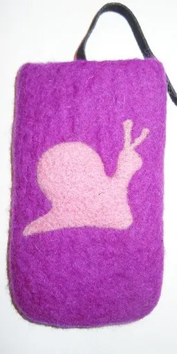 short'n'pietz short'n'pietz handgefilzte IPhone-Hülle aus 100% Schafswolle – Produktbild 1 von 1