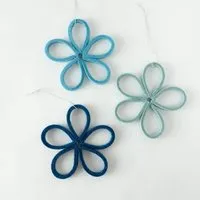 matilda k manufaktur matilda k. manufaktur minimalistische zarte Filzblüten 'flora' – zeitlose Dekoration in vielen wunderschönen Farben, Türkis | petrol | eisblau, – Produktbild 1 von 1