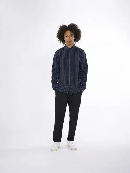 KnowledgeCotton Apparel KnowledgeCotton Apparel Leinenhemd - Long sleeve striped linen custom fit shirt - aus Bio-Leinen - mit Kragen, Stripe -navy, – Produktbild 2 von 4