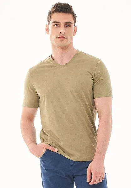 ORGANICATION ORGANICATION Basic T-Shirt aus Bio-Baumwolle mit V-Ausschnitt, Olive, – Produktbild 2 von 4
