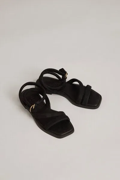 Addition Sustainable Apparel Addition Sustainable Apparel Tie Sandal aus Bio-Leder, Schwarz, – Produktbild 1 von 1