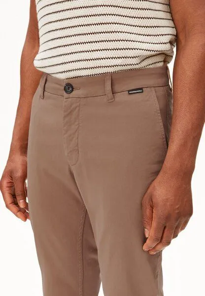 ARMEDANGELS ARMEDANGELS AASTER Herren Chino Hose aus Bio-Baumwoll Mix, Amberwood, – Produktbild 2 von 3
