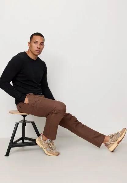recolution Herren Chino aus Bio-Baumwolle - TAMARIND - recolution, Coffee brown (braun), – Produktbild 4 von 4