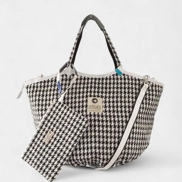 REFISHED fair fashion e.U. REFISHED fair fashion e.U. SOULMATE TWEED ZIP Tasche, #tweed zip schwarz-weiß / #fish weiß im set mit bag-in-bag (s), – Produktbild 1 von 1