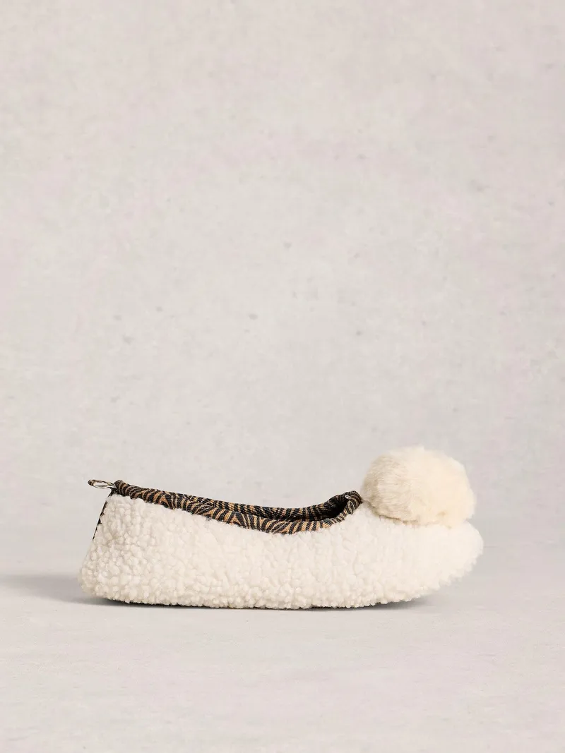 White Stuff Ballerina-Hausschuhe mit Bommel - M, Blasses elfenbein, – Produktbild 1 von 4
