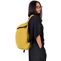 Ticket to the Moon Ticket to the Moon Ultraleicht Rucksack "Backpack Plus" (25l) aus upcyceltem Nylon, Gold, – Produktbild 1 von 1