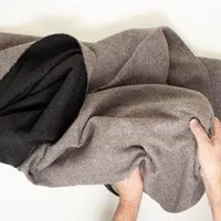 Tuchfabrik Mehler Tuchfabrik Mehler Wollstoff "Flauschloden" doubleface | 100% Schurwolle (89,80 €/m), Braun/schwarz, – Produktbild 1 von 1