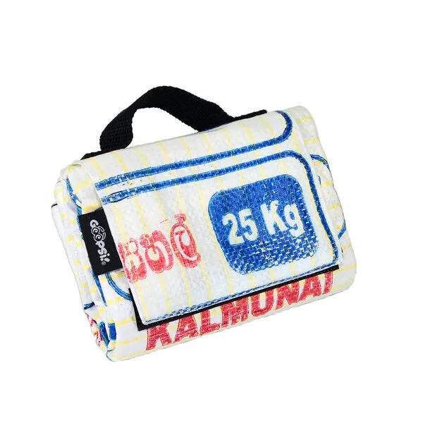 GOOPSI GOOPSI Faltbare Outdoordecke aus Reissack – Kinderdecke, Picknickdecke, Hundedecke - Fairtrade, Weiss, – Produktbild 1 von 4