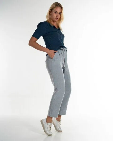 Alma & Lovis Alma & Lovis Knöchellange Paperbag-Hose aus Tencel und Leinen | Lin-Ten Paperbag, Silver blue (grau), – Produktbild 3 von 4