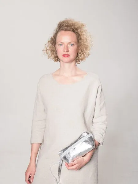 monday market monday market Bauchtasche Luca aus Metallic-Leder, Silber, – Produktbild 3 von 4