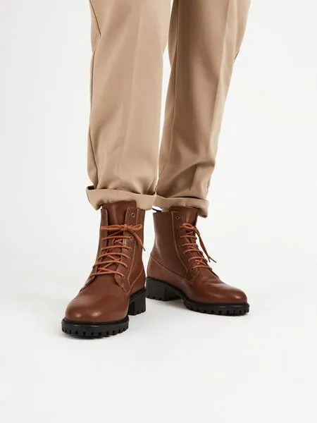 NINE TO FIVE NINE TO FIVE #clota - bequeme Pantolette aus recyceltem Canvas mit Naturlatex-Fussbett und Kork, Mocca, – Produktbild 1 von 4