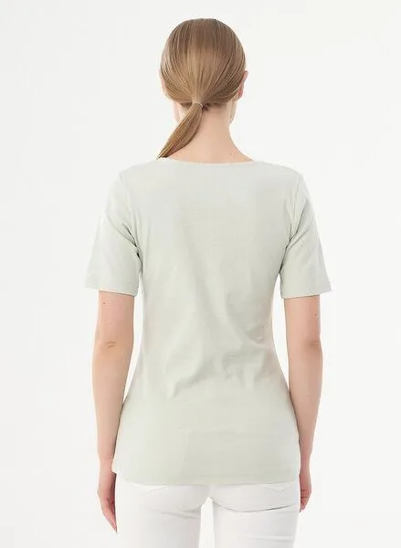 ORGANICATION ORGANICATION Geripptes T-Shirt aus Bio-Baumwolle mit V-Ausschnitt, Sage green, – Produktbild 4 von 4