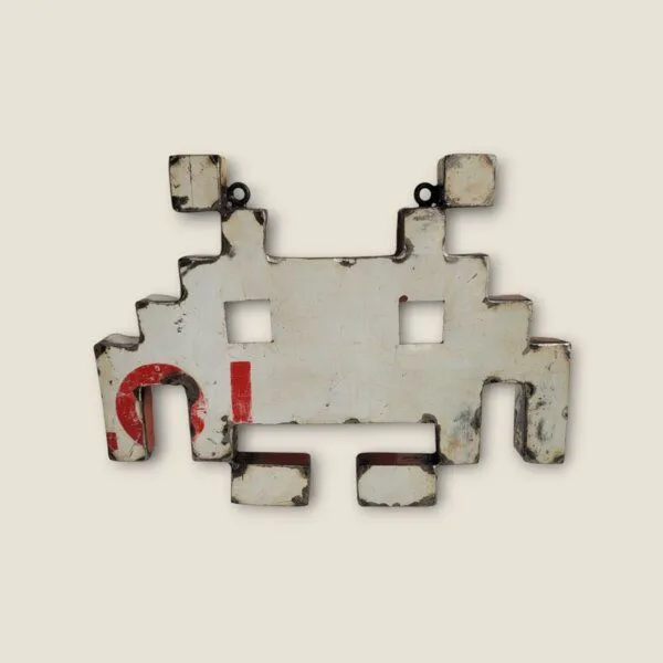 Moogoo Creative Africa Moogoo Creative Africa Space Invader | Upcycling-Figur | Wand-Dekoration, Weiss, – Produktbild 1 von 1