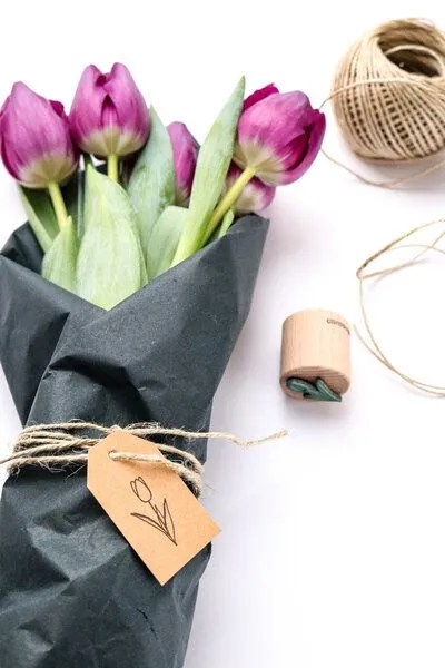 STUDIO KARAMELO STUDIO KARAMELO Kleiner Stempel TULPE – Produktbild 3 von 4