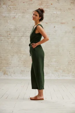 Jyoti - Fair Works Jyoti - Fair Works Damen vegan Jumpsuit Daksha Olivgrün – Produktbild 1 von 1