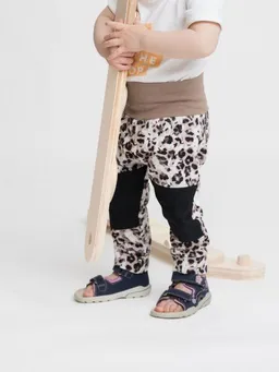 Babbily Babbily Mitwachsende Leggings, verstellbar, Bio | bequemer Alltagsbegleiter | Koala & Leo – Produktbild 1 von 1