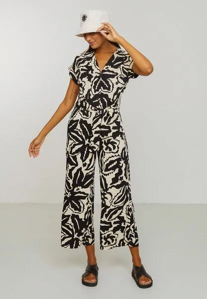 recolution Damen Jumpsuit aus Ecovero LENZING - DIANELLA BOTANICAL - recolution, Black (schwarz), – Produktbild 1 von 4