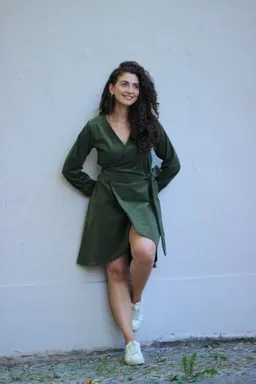 ManduTrap ManduTrap Herbstkleid aus Bio-Baumwolle – Nachhaltiges Wickelkleid aus Cord – Winterkleidkleid – Produktbild 1 von 1