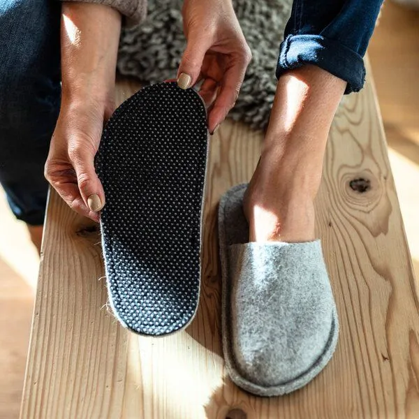 Gottstein Gottstein Filz-Pantoffel Cozy aus 100% Alpaka-Wolle, Grau, – Produktbild 2 von 4